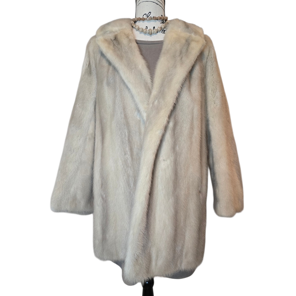 Luxury VINTAGE Genuine Blond Mink Fur Coat Mid-Century Glam Great Fur Condition
